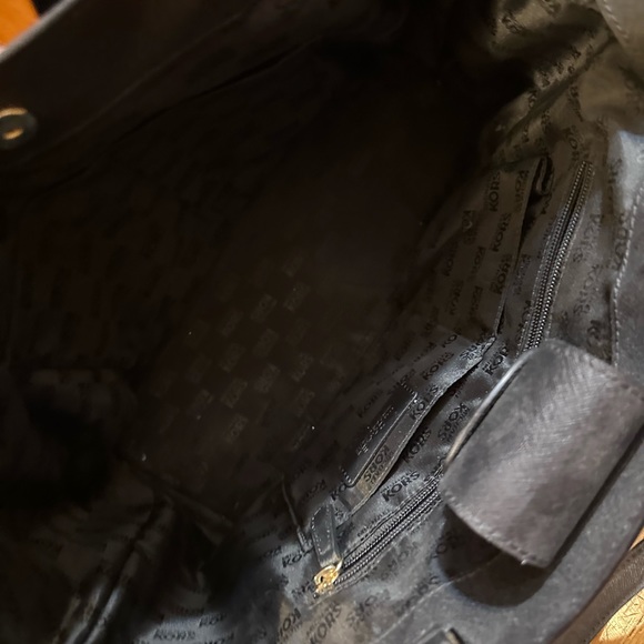 EUC Black Michael Kors purse - Picture 6 of 7